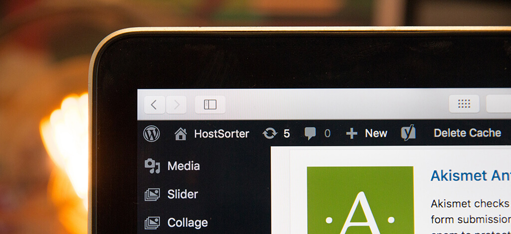 Pantalla portátil mac con panel del control Wordpress