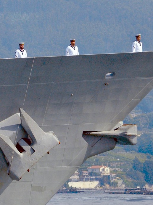 Babel Seguridad y Defensa Armada. Proa de un barco