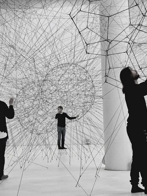 Babel Systems. Exhibition with geometric elements formed by networks.